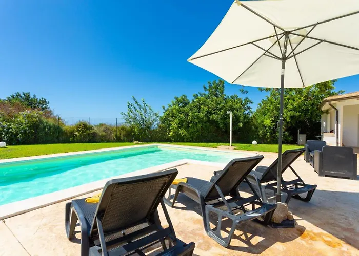 Villino Malva Large Private Pool Ac Wifi Вилла Шикли